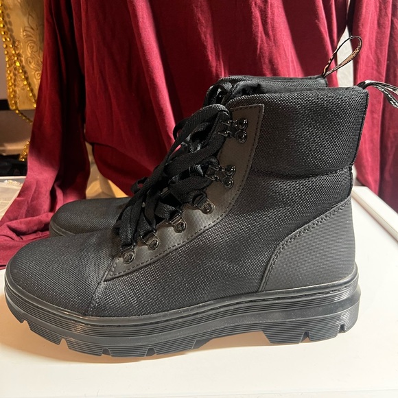 Dr.Martens black lace up boots, size 9, new with out tag - Picture 3 of 8